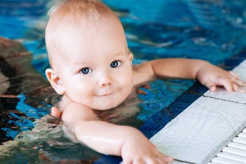 Bébé à la piscine | Bébé M